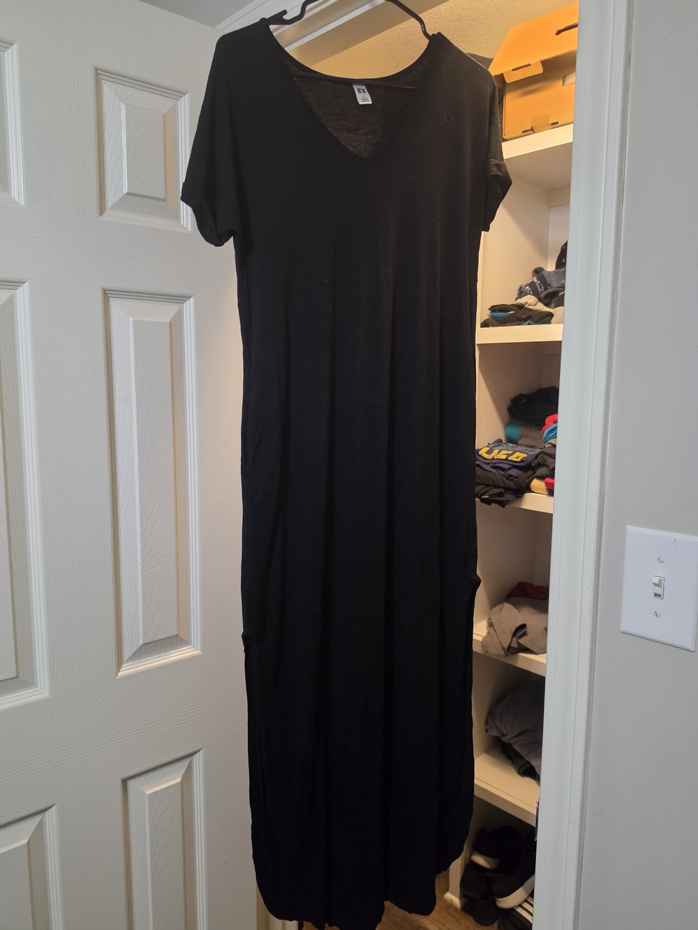 Black V-Neck Short Sleeve Maxi Dress